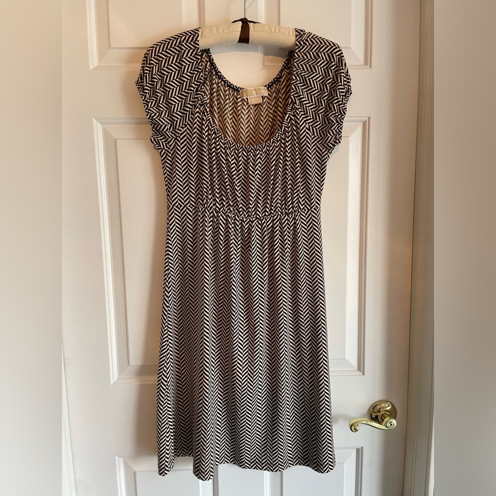 Michael Kors. Brown Shift Dress. Size Medium.